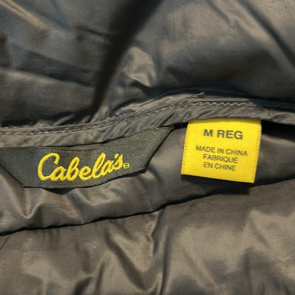 Cabelas down jacket. - Picture 4 of 5